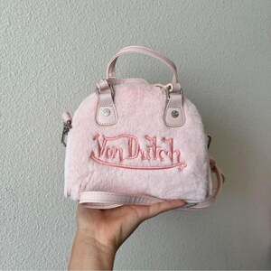 RARE 💗 Von Dutch Pink Faux Fur Bowling Bag Y2K Crossbody Handbag With Dust Bag